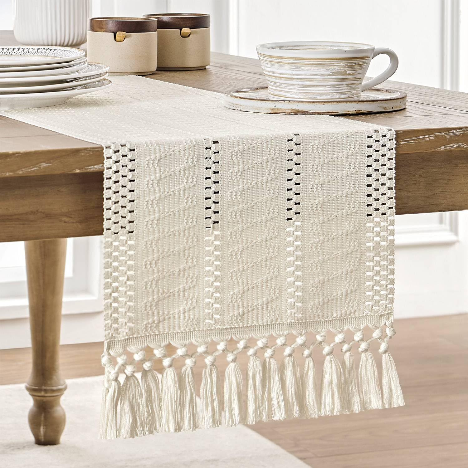 Home Office News - Beiger Boho-Tischläufer aus Leinen mit Quasten