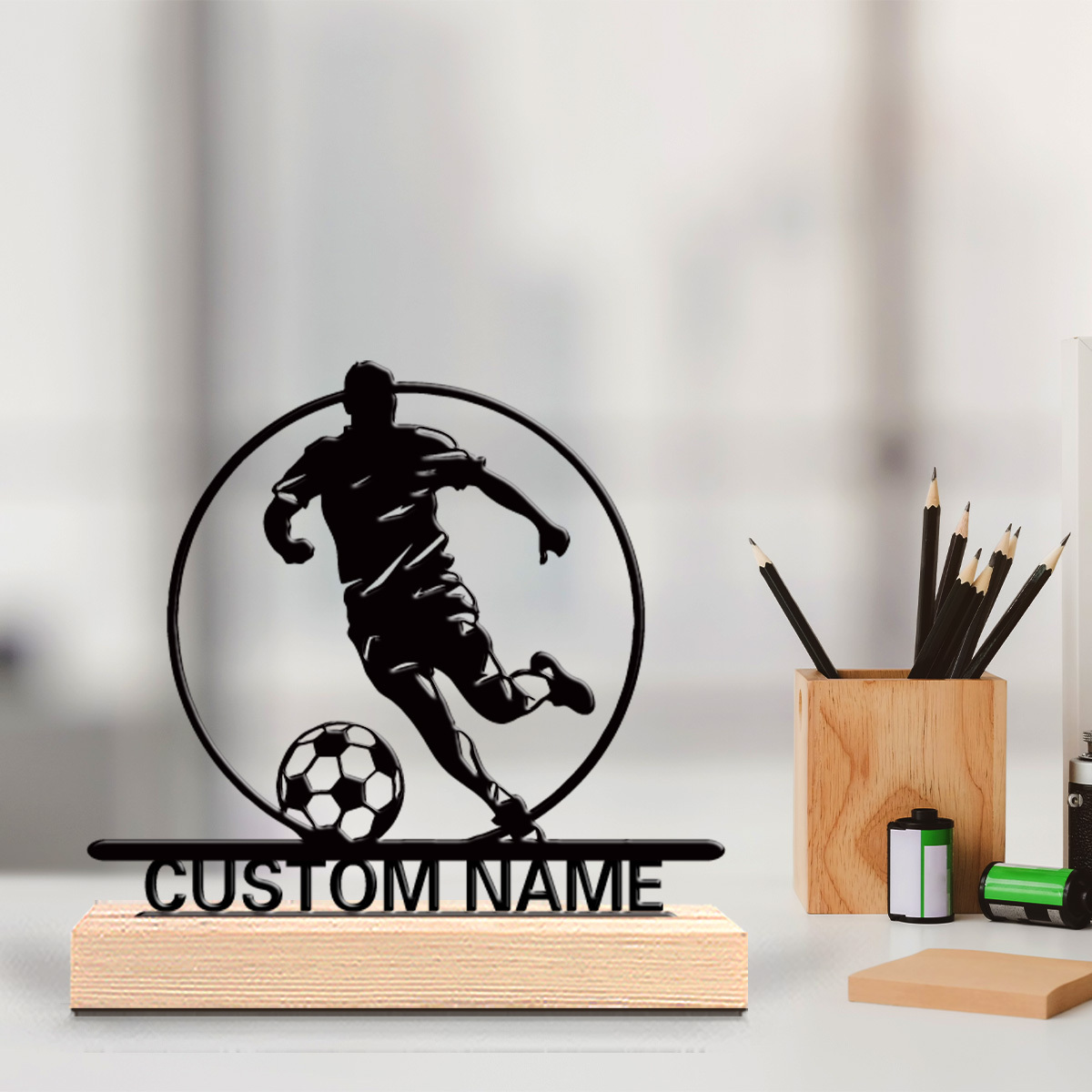 Home Office Hidden Desk - Personalisierte Fußballspieler-Metallstatue mit Namen, Holzsockel Tischdekoration,